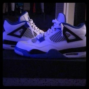 Jordan retro 4 “Motorsport”